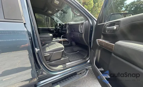 2019 Chevrolet Silverado K1500 Rst z USA, uszkodzony, nr VIN 1GCUYEED1KZ393895